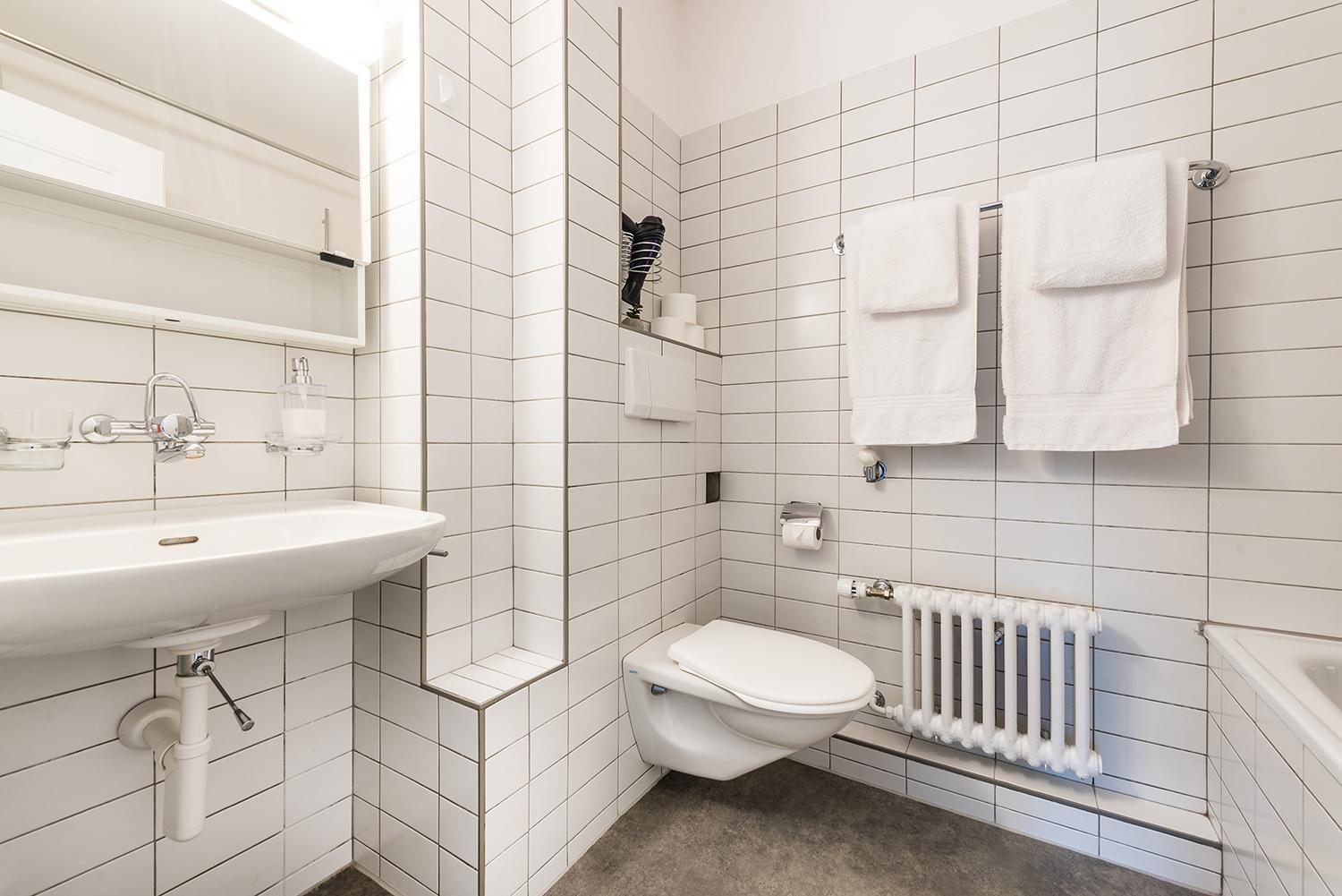 Soho 8 !Lake-Mountain View & Free Parking! Кройцлинген Екстериор снимка